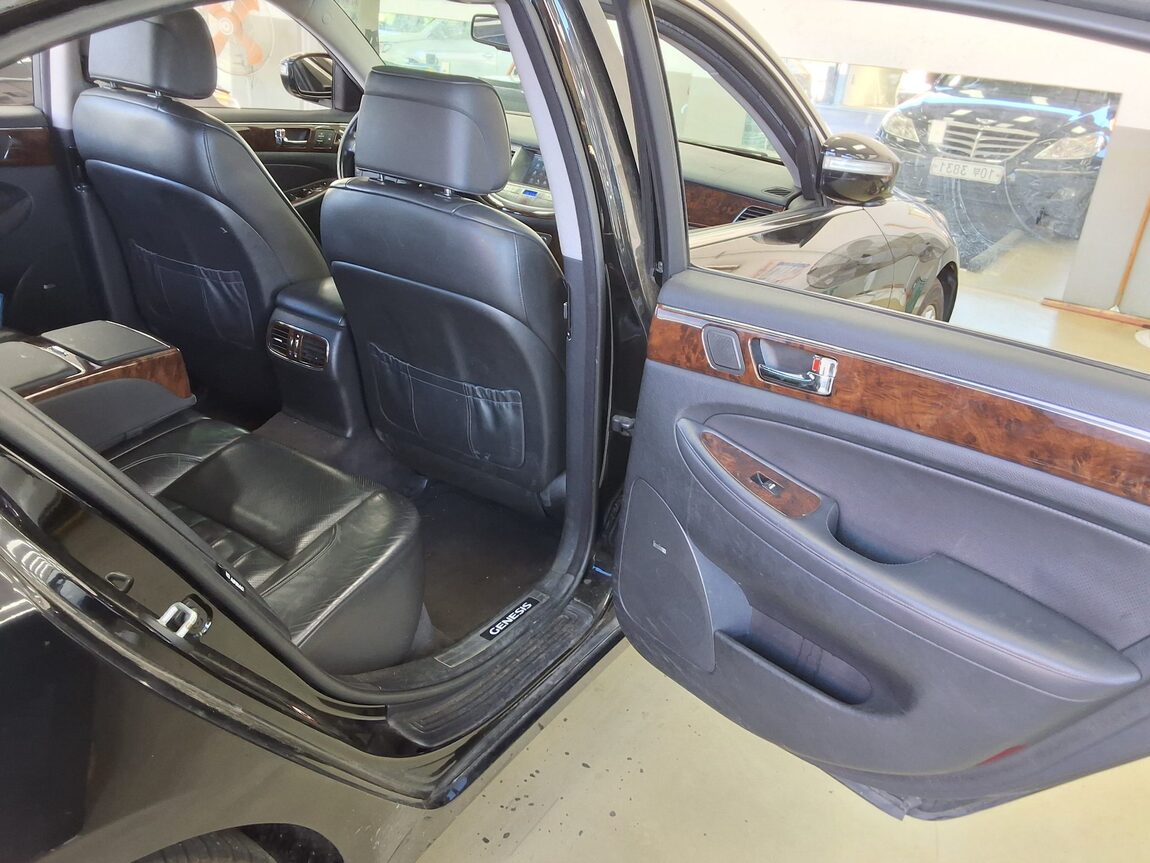 HYUNDAI GENESIS BH 380 ROYAL 2008 - zdjęcie 13