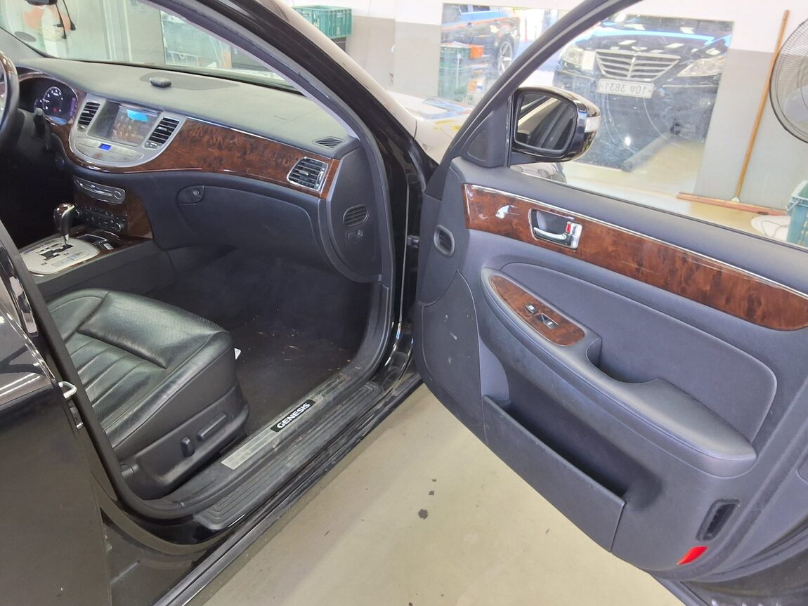 HYUNDAI GENESIS BH 380 ROYAL 2008 - zdjęcie 14