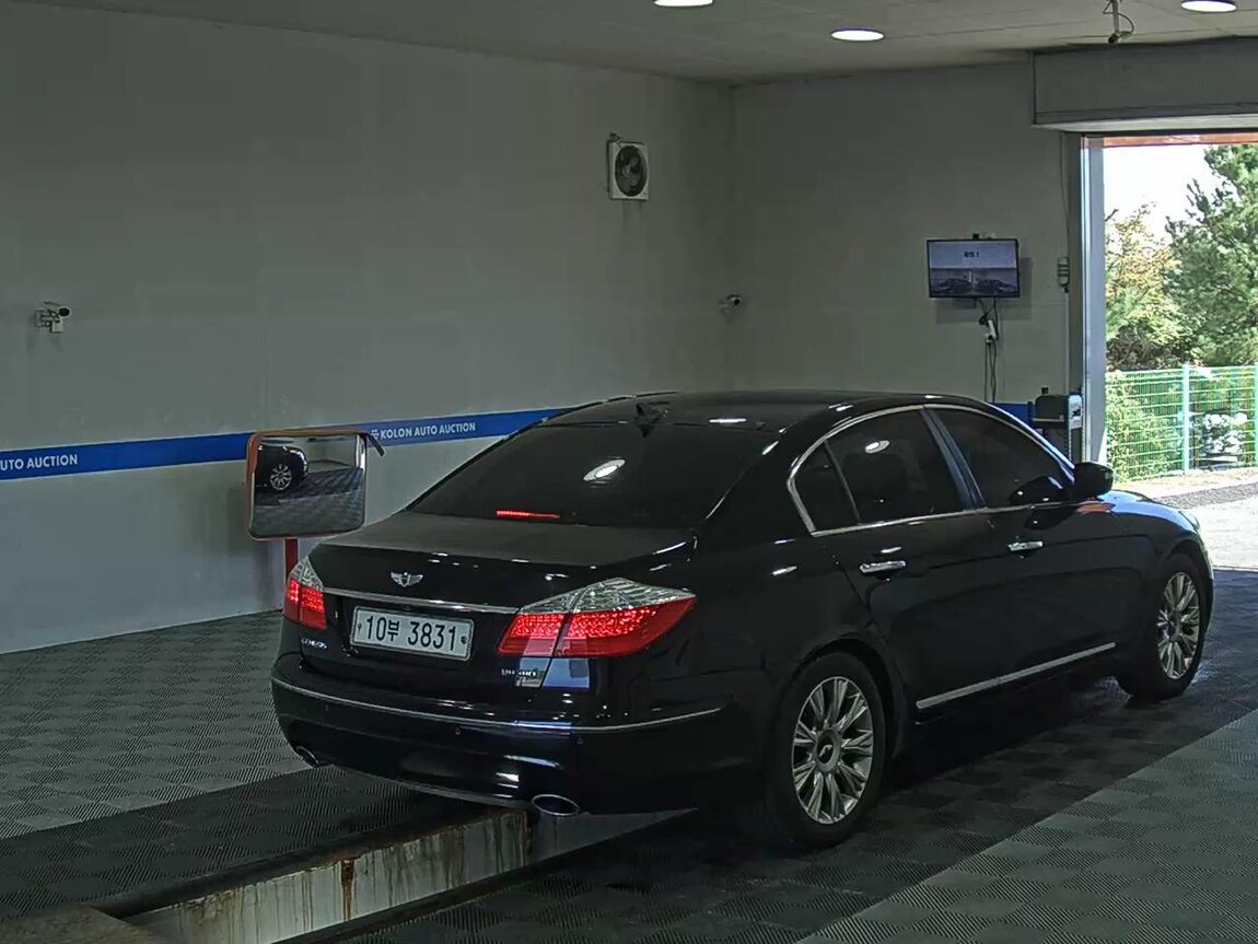 HYUNDAI GENESIS BH 380 ROYAL 2008 - zdjęcie 5
