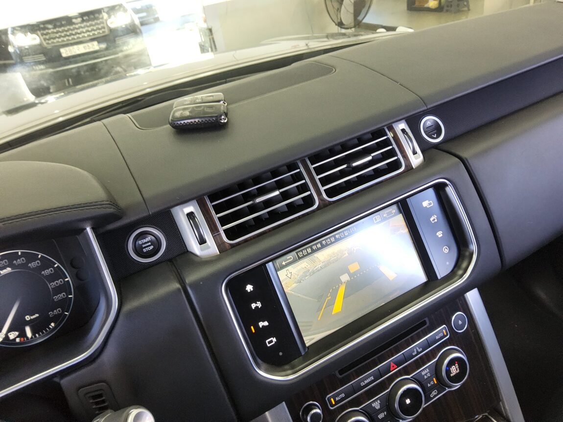 LAND ROVER RANGE ROVER (4TH GEN) 4.4 SDV8 VOGUE SE 2016 - zdjęcie 17