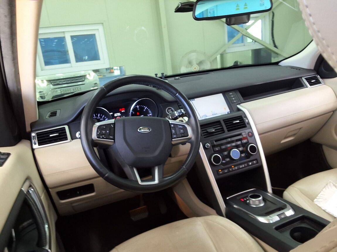 LAND ROVER DISCOVERY SPORT 2.0 TD4 SE 2016 - zdjęcie 12
