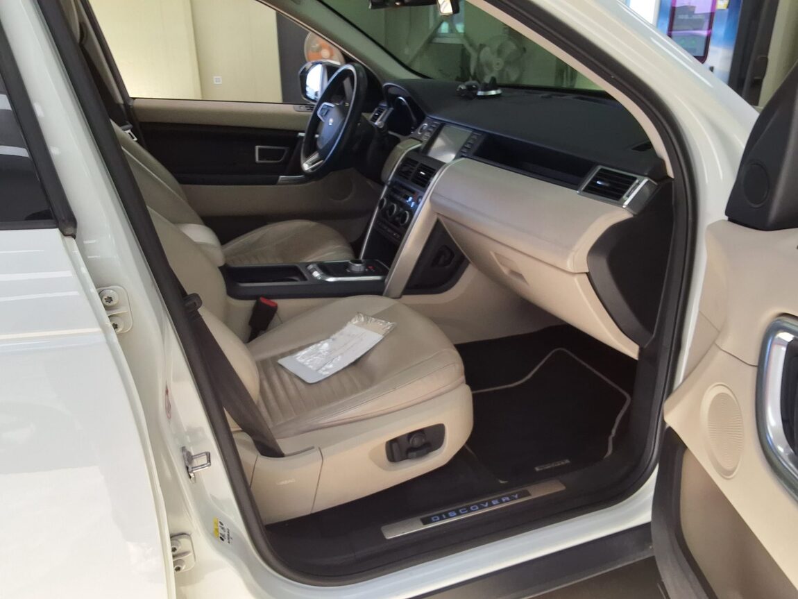 LAND ROVER DISCOVERY SPORT 2.0 TD4 SE 2016 - zdjęcie 15