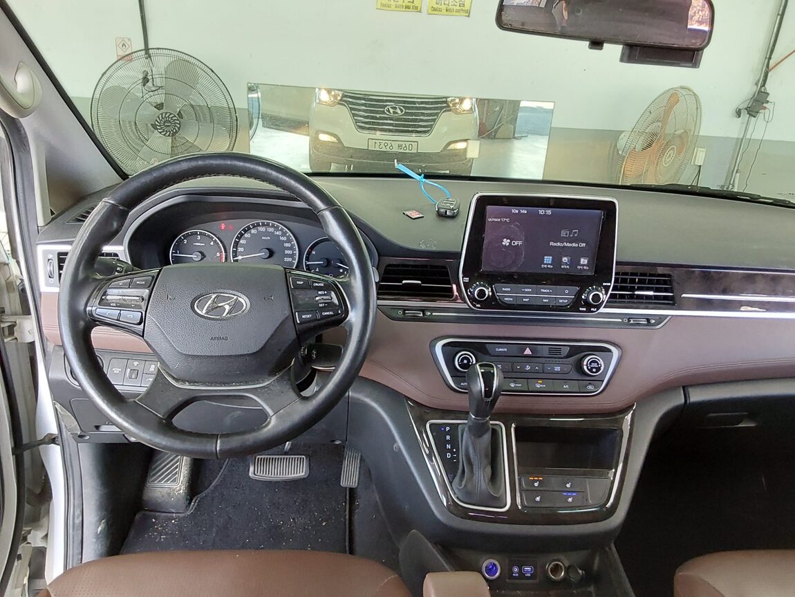 HYUNDAI THE NEW GRAND STAREX 9-SEATER DIESEL EXCLUSIVE 2019 - zdjęcie 11