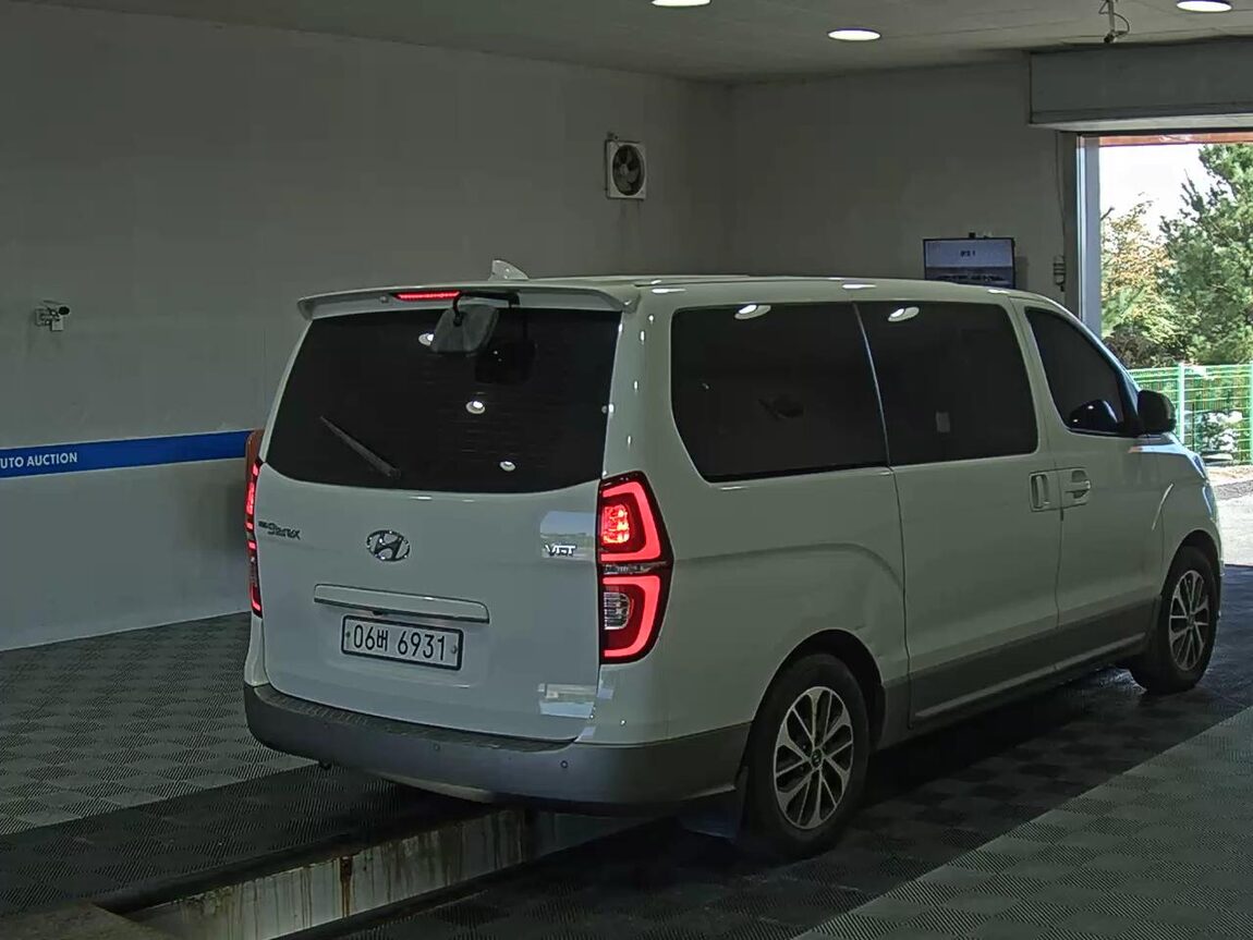 HYUNDAI THE NEW GRAND STAREX 9-SEATER DIESEL EXCLUSIVE 2019 - zdjęcie 5