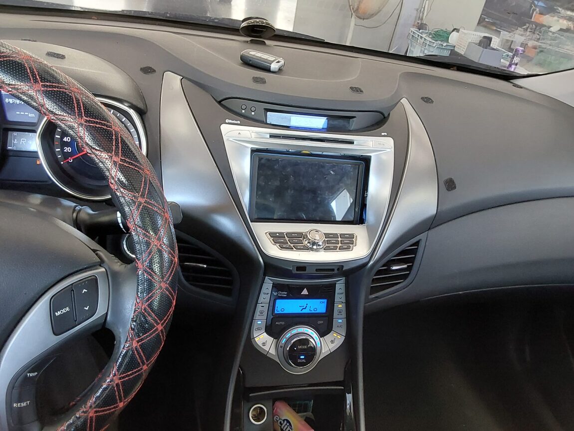HYUNDAI AVANTE MD M16 GDi PREMIER 2012 - zdjęcie 17