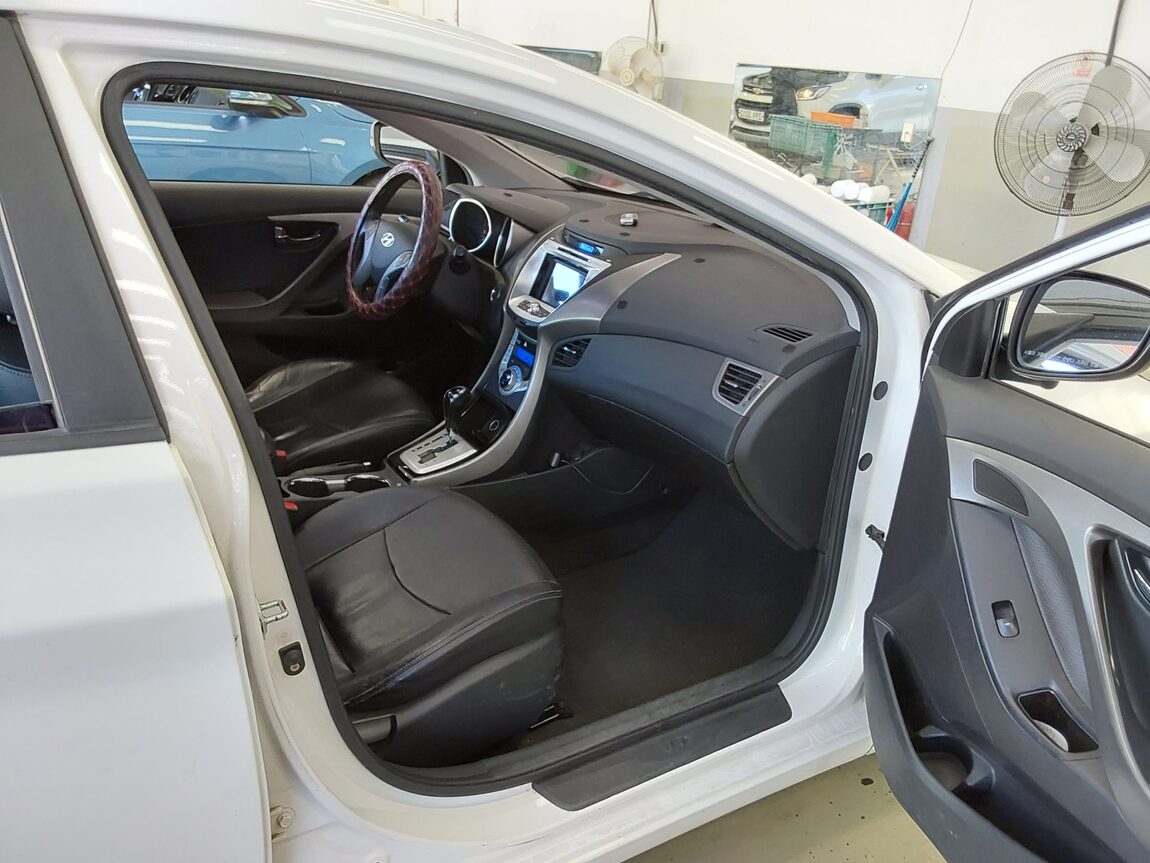 HYUNDAI AVANTE MD M16 GDi PREMIER 2012 - zdjęcie 14