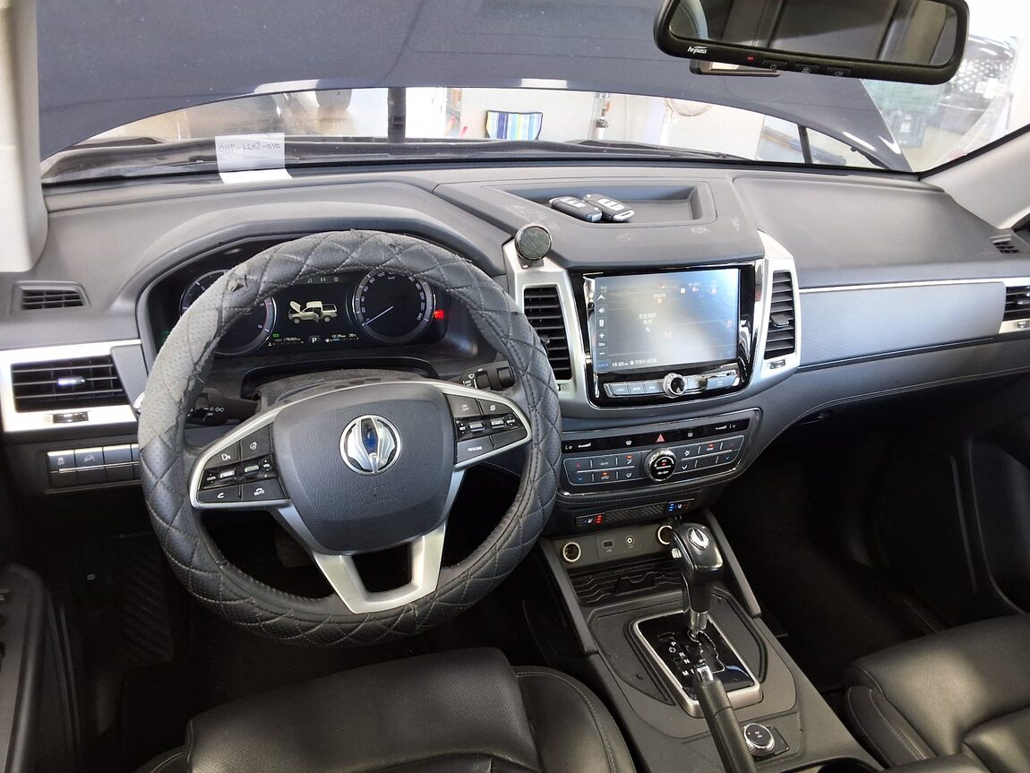 KG MOBILITY (SSANGYONG) REXTON SPORTS 2.2 4WD PRESTIGE 2019 - zdjęcie 11