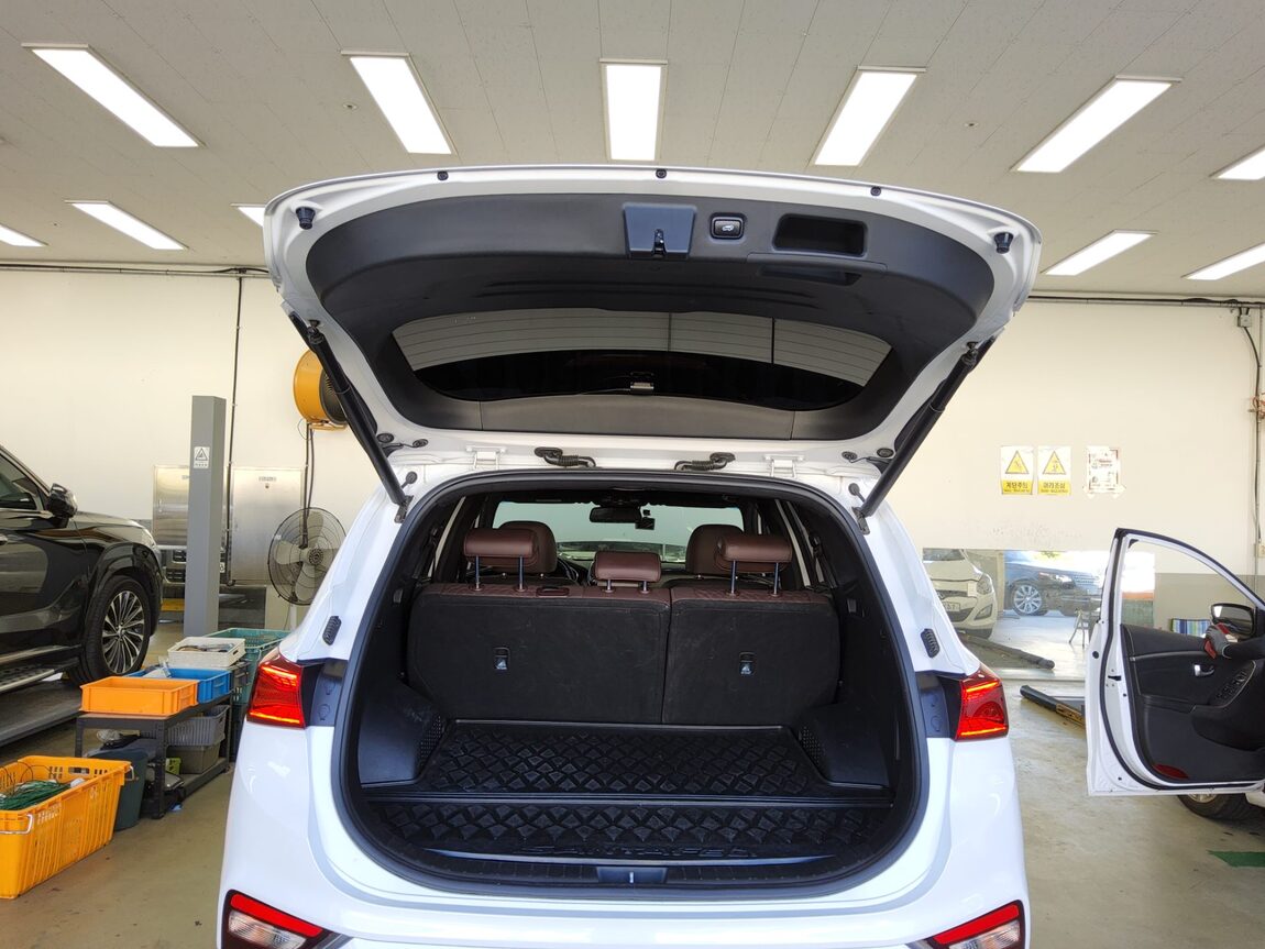 HYUNDAI SANTA FE (TM) R2.0 2WD INSPIRATION 2019 - zdjęcie 15