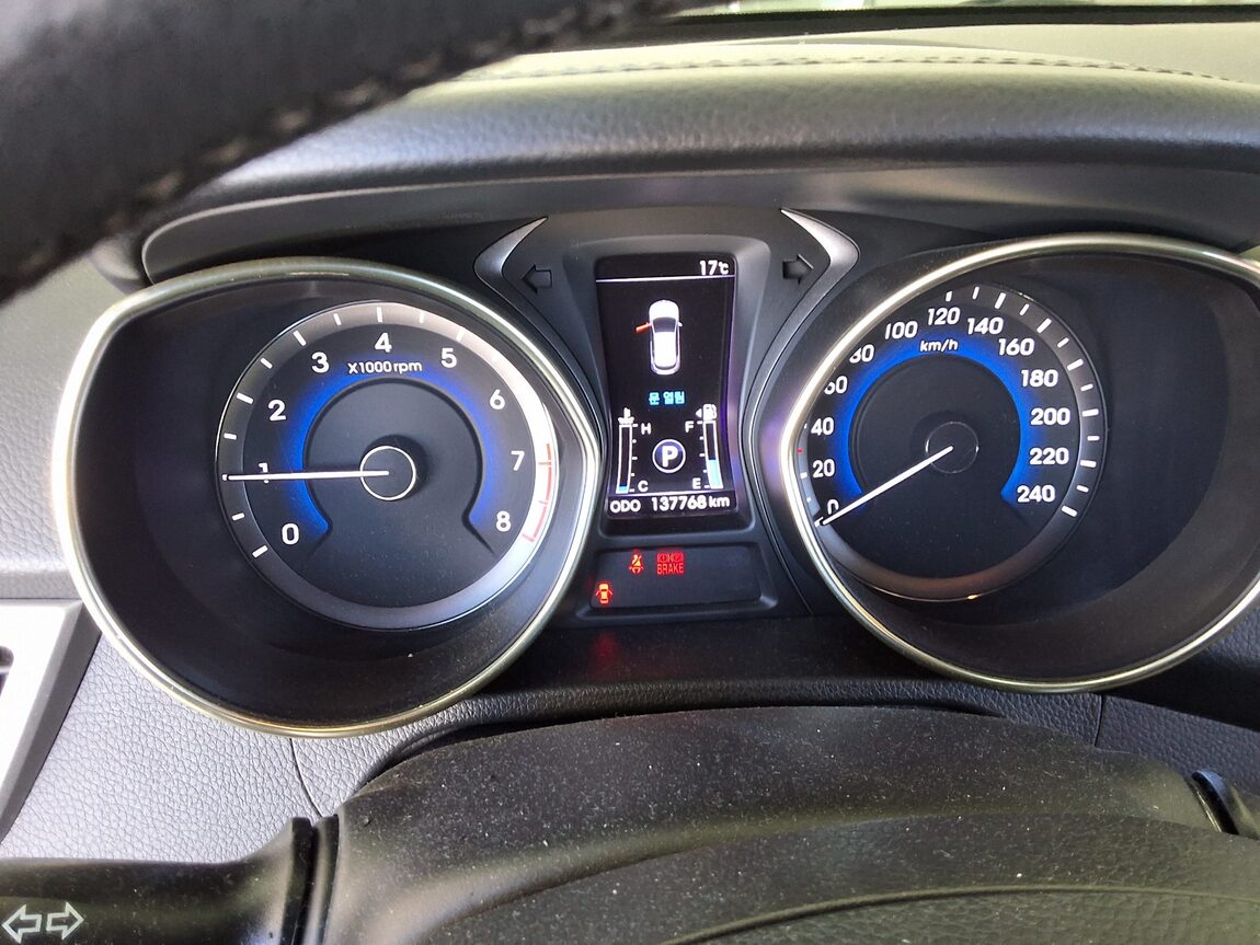 HYUNDAI NEW i30 1.6 GDi EXTREME 2012 - zdjęcie 9