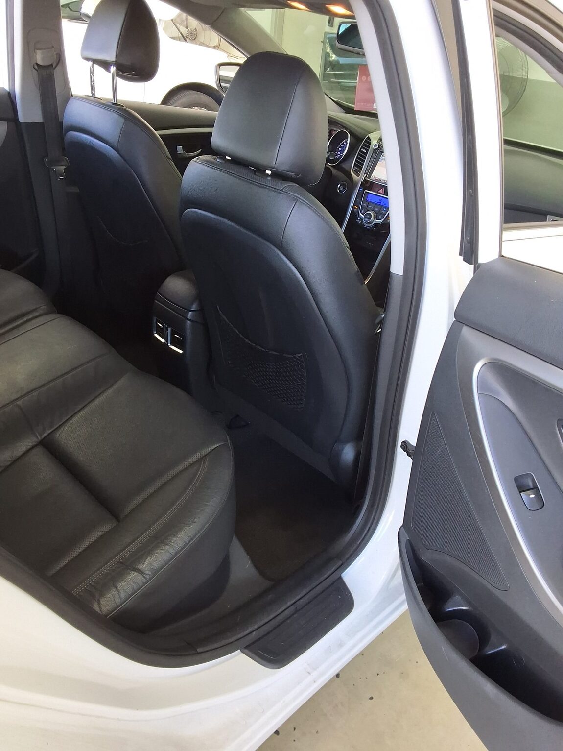 HYUNDAI NEW i30 1.6 GDi EXTREME 2012 - zdjęcie 13