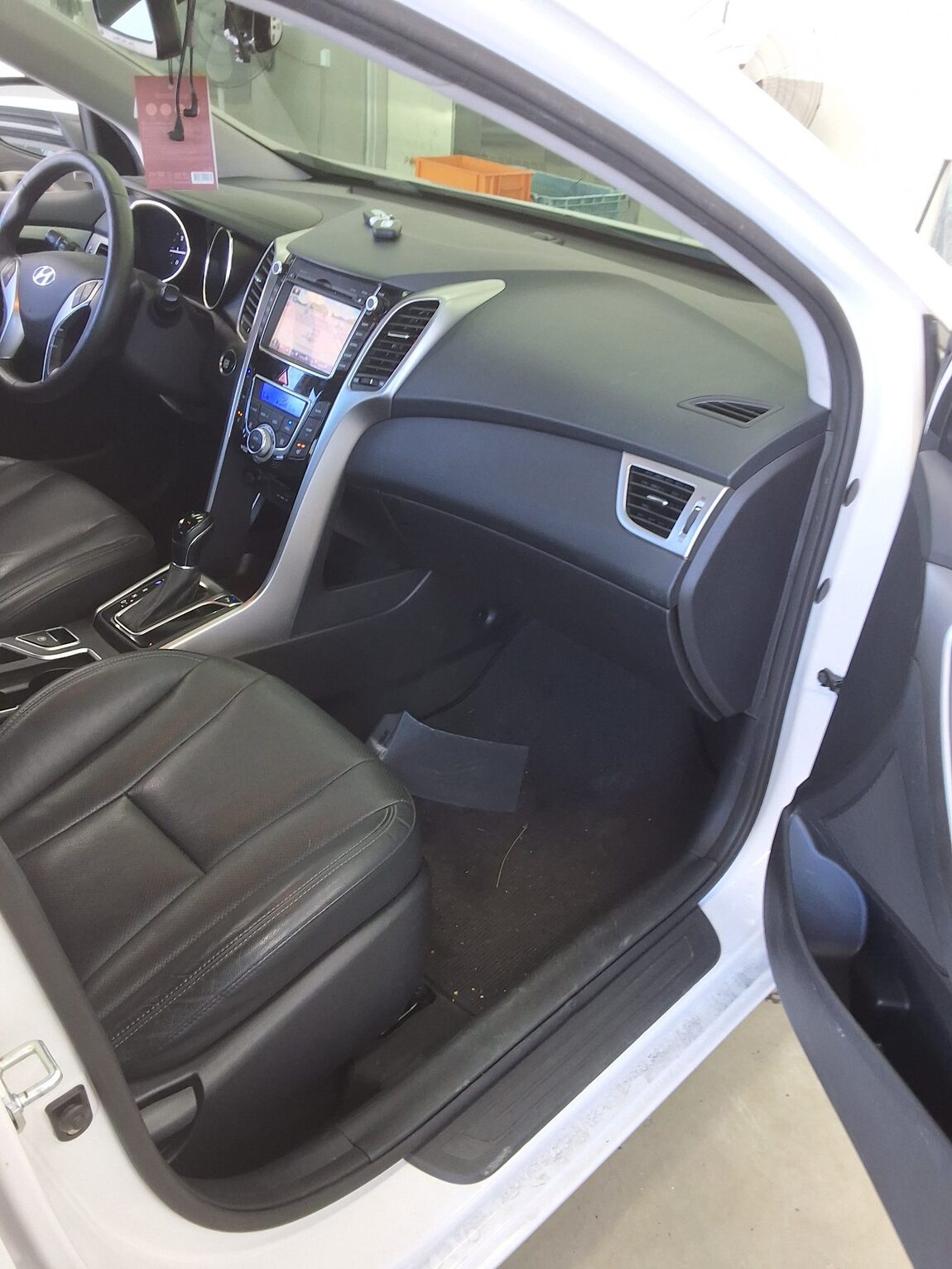 HYUNDAI NEW i30 1.6 GDi EXTREME 2012 - zdjęcie 14