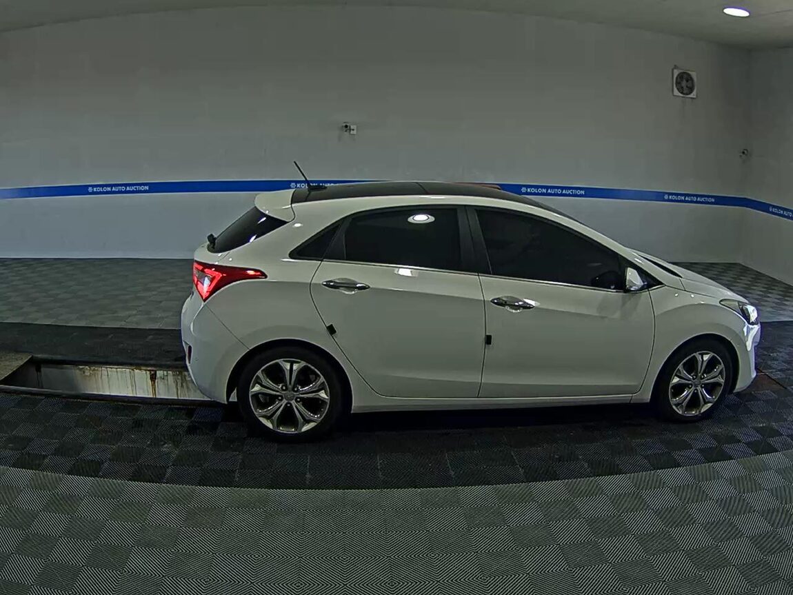 HYUNDAI NEW i30 1.6 GDi EXTREME 2012 - zdjęcie 4