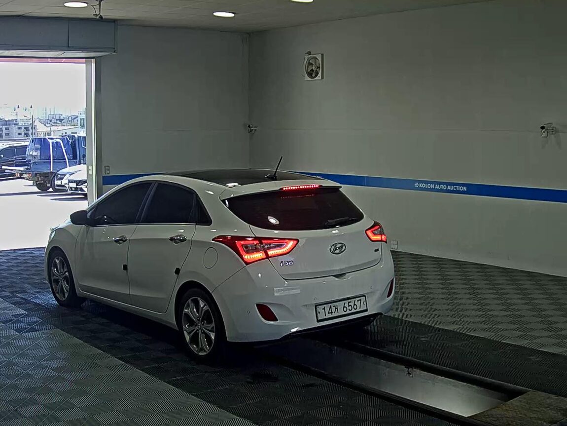 HYUNDAI NEW i30 1.6 GDi EXTREME 2012 - zdjęcie 6