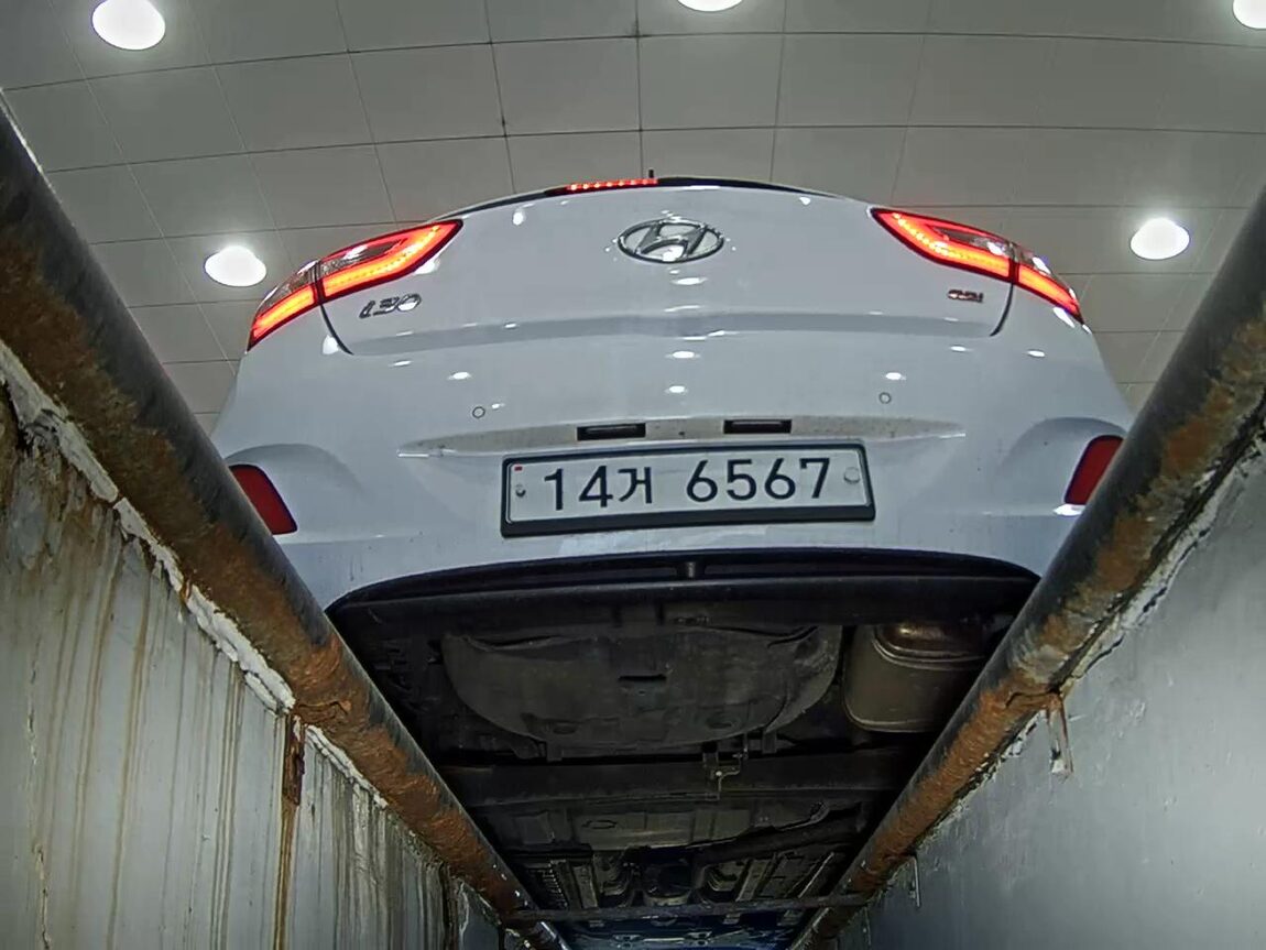 HYUNDAI NEW i30 1.6 GDi EXTREME 2012 - zdjęcie 8