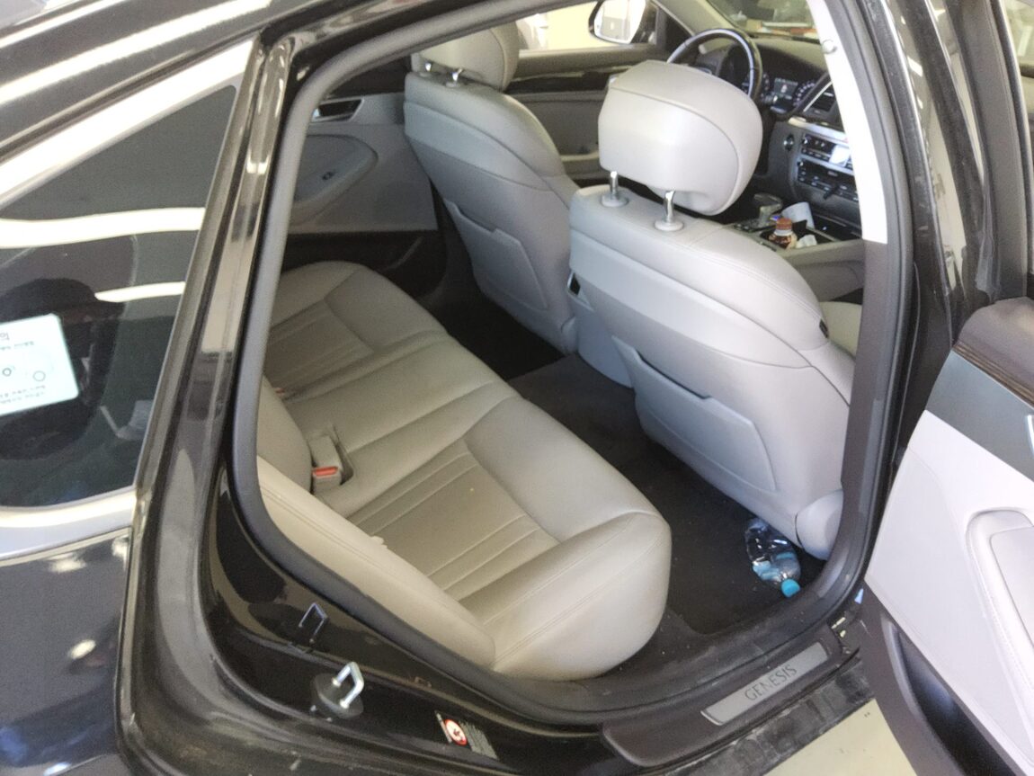 GENESIS G80 3.3 GDi AWD LUXURY 2019 - zdjęcie 13
