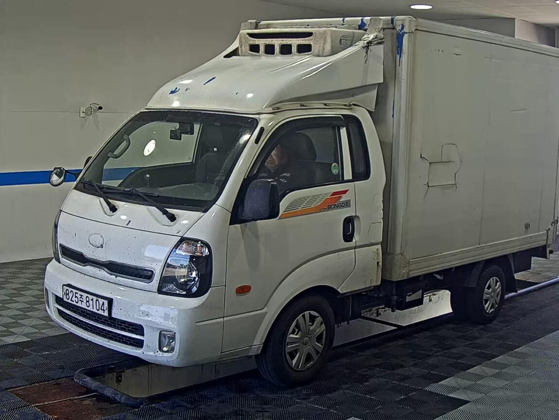 KIA BONGO III CARGO CRDi KING CAB EXTRA LONG WHEELBASE 2018 - zdjęcie 2