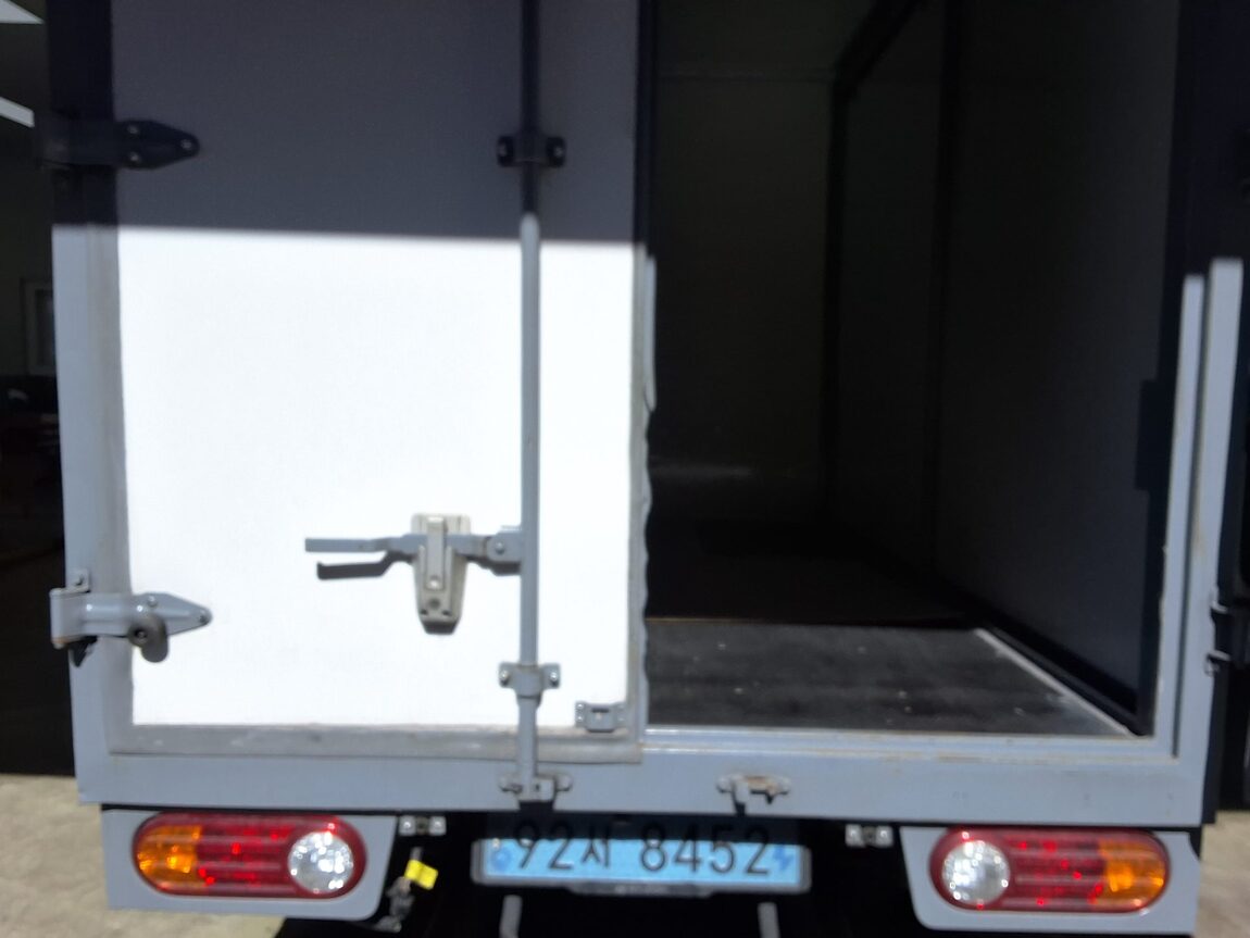 HYUNDAI PORTER II ELECTRIC CARGO SMART SPECIAL 2022 - zdjęcie 13