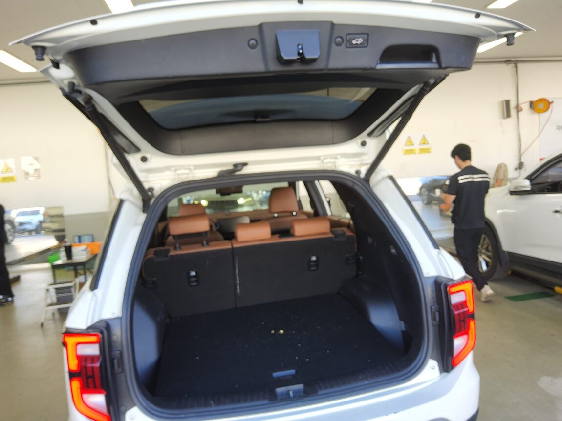 KG MOBILITY (SSANGYONG) TORRES 1.5 GDI-T 2WD T7 2023 - zdjęcie 15