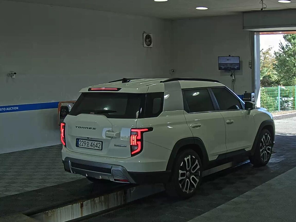 KG MOBILITY (SSANGYONG) TORRES 1.5 GDI-T 2WD T7 2023 - zdjęcie 5
