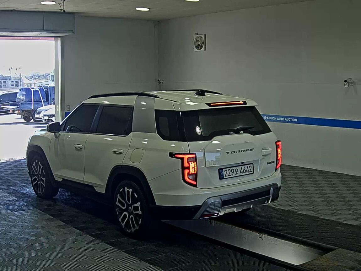 KG MOBILITY (SSANGYONG) TORRES 1.5 GDI-T 2WD T7 2023 - zdjęcie 6