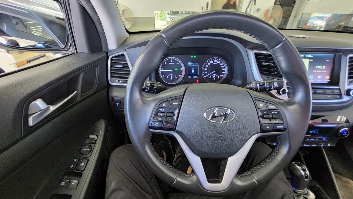 HYUNDAI ALL NEW TUCSON DIESEL R2.0 2WD MODERN SPECIAL 2017 - zdjęcie 17