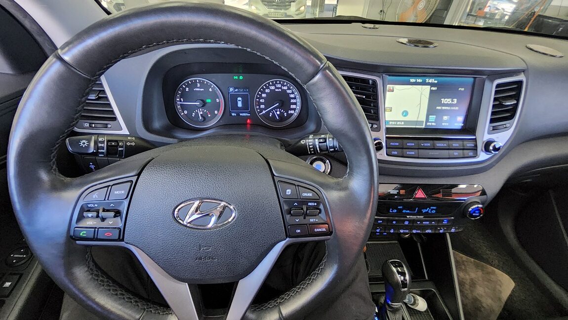 HYUNDAI ALL NEW TUCSON DIESEL R2.0 2WD MODERN SPECIAL 2017 - zdjęcie 18