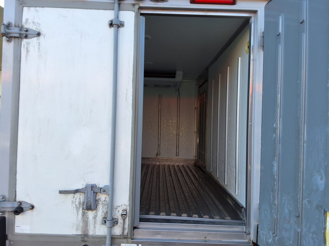 KIA THE NEW BONGO III CARGO FREEZER BOX TRUCK STANDARD MODEL 2022 - zdjęcie 12