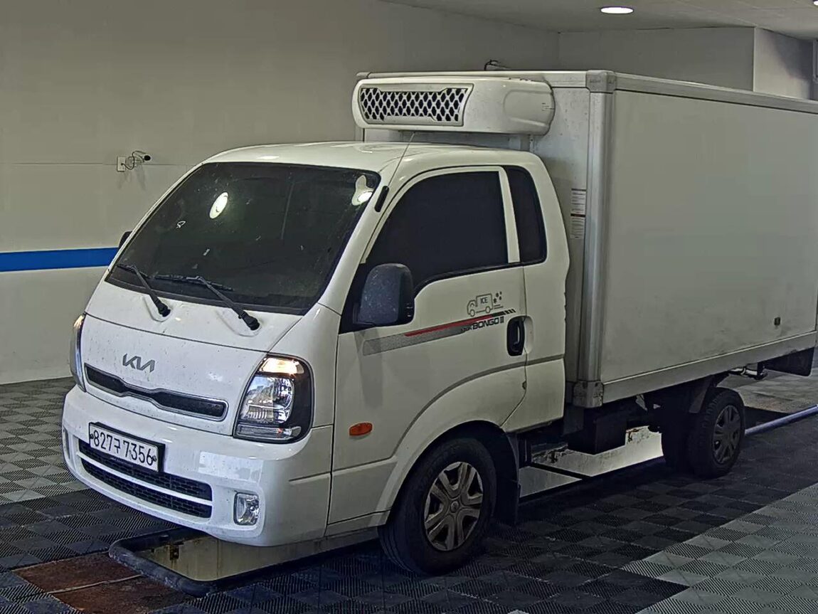 KIA THE NEW BONGO III CARGO FREEZER BOX TRUCK STANDARD MODEL 2022 - zdjęcie 2