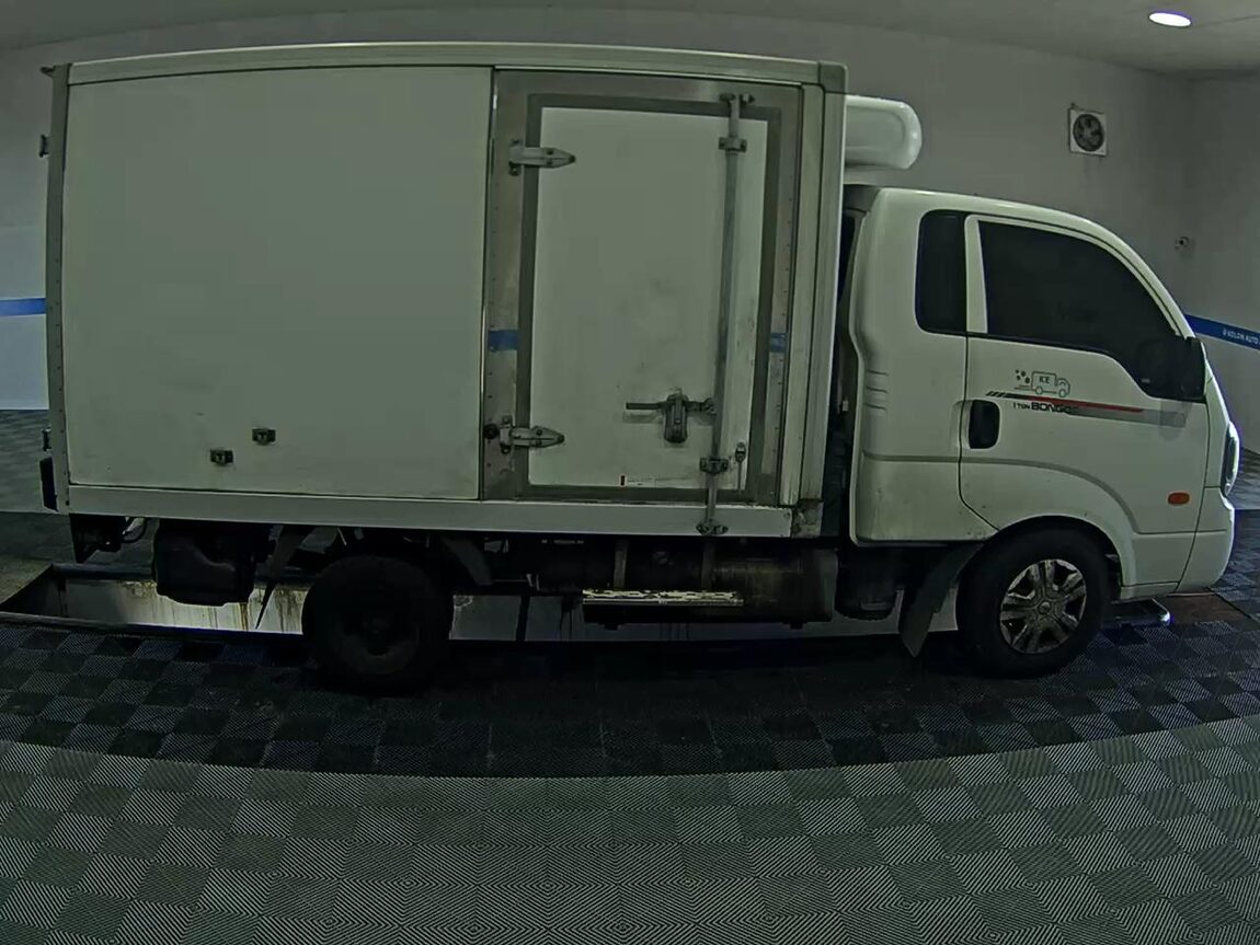 KIA THE NEW BONGO III CARGO FREEZER BOX TRUCK STANDARD MODEL 2022 - zdjęcie 4