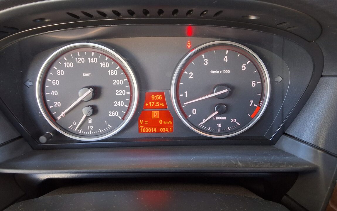 BMW 5 SERIES (5TH GEN) 528i SPECIAL EDITION 2010 - zdjęcie 9