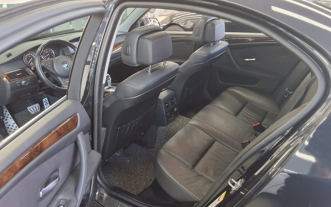 BMW 5 SERIES (5TH GEN) 528i SPECIAL EDITION 2010 - zdjęcie 12