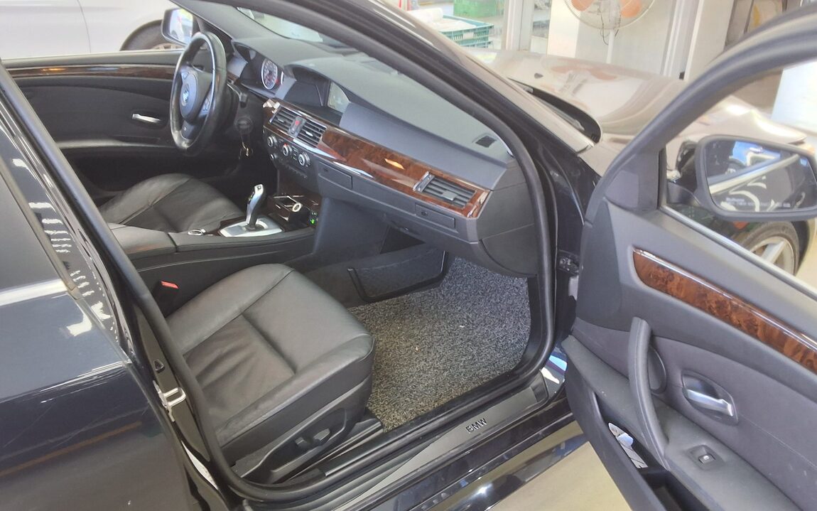 BMW 5 SERIES (5TH GEN) 528i SPECIAL EDITION 2010 - zdjęcie 14
