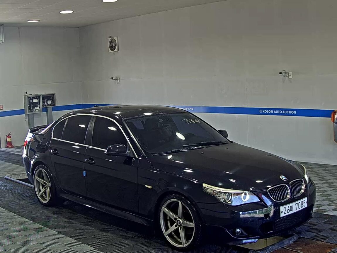 BMW 5 SERIES (5TH GEN) 528i SPECIAL EDITION 2010 - zdjęcie 3