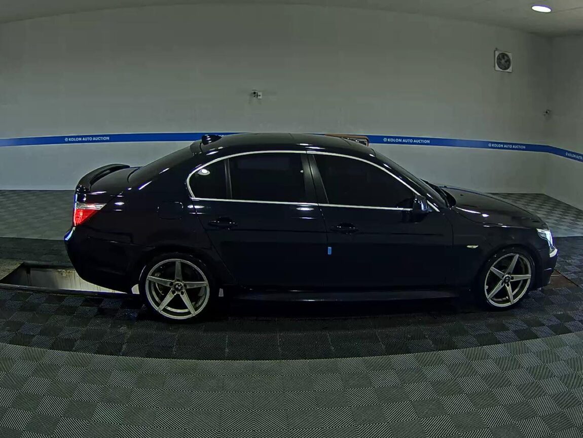 BMW 5 SERIES (5TH GEN) 528i SPECIAL EDITION 2010 - zdjęcie 4