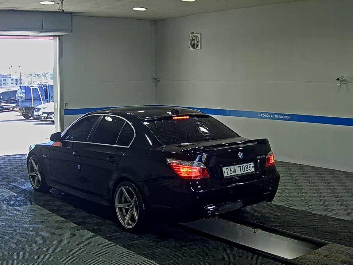 BMW 5 SERIES (5TH GEN) 528i SPECIAL EDITION 2010 - zdjęcie 6