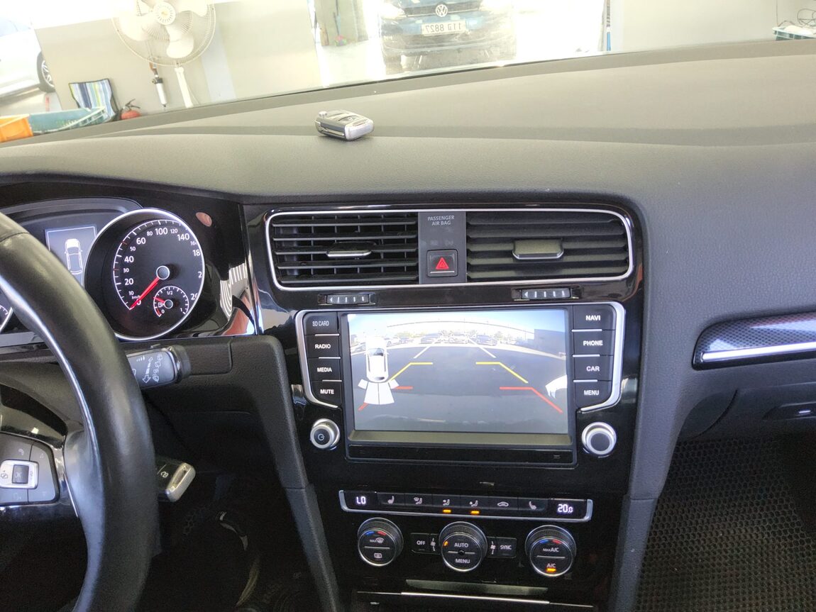 VOLKSWAGEN GOLF (7TH GEN) 2.0 TDI 2015 - zdjęcie 17