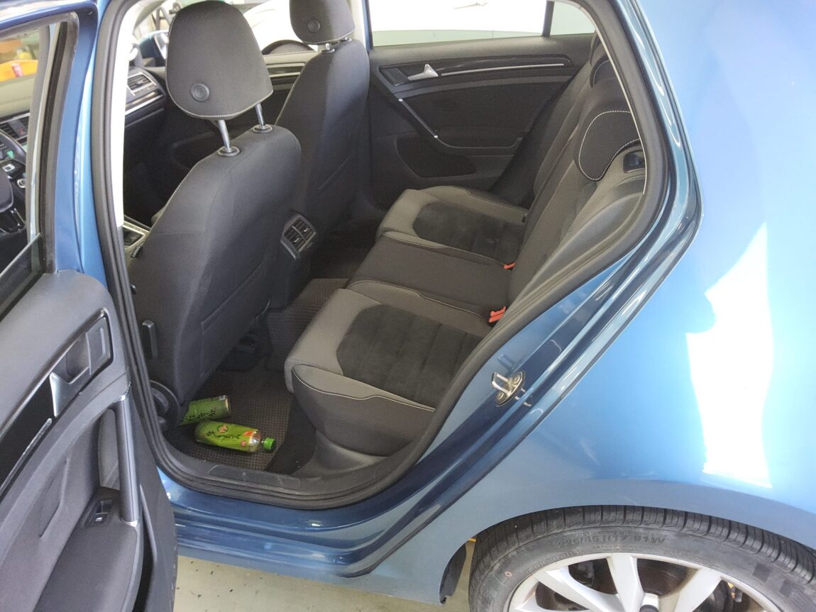 VOLKSWAGEN GOLF (7TH GEN) 2.0 TDI 2015 - zdjęcie 12