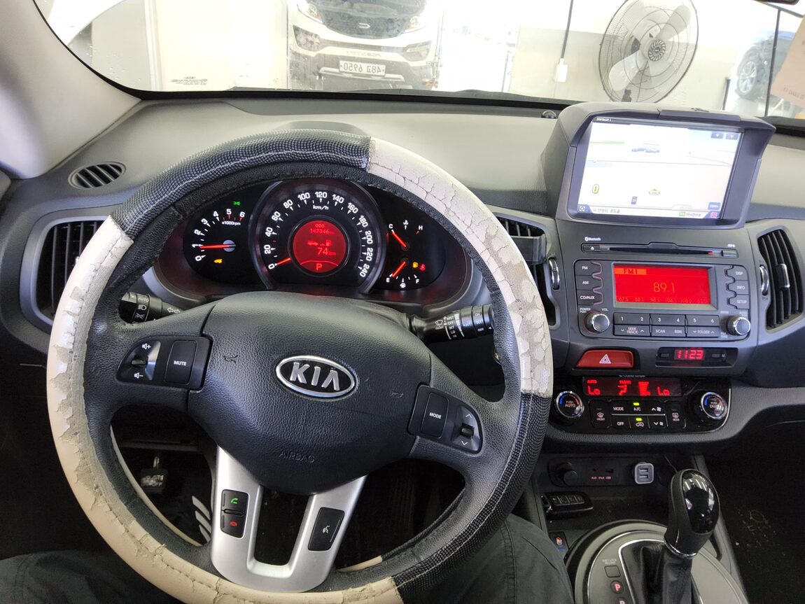 KIA SPORTAGE R DIESEL R2.0 2WD TLX PREMIUM 2011 - zdjęcie 17
