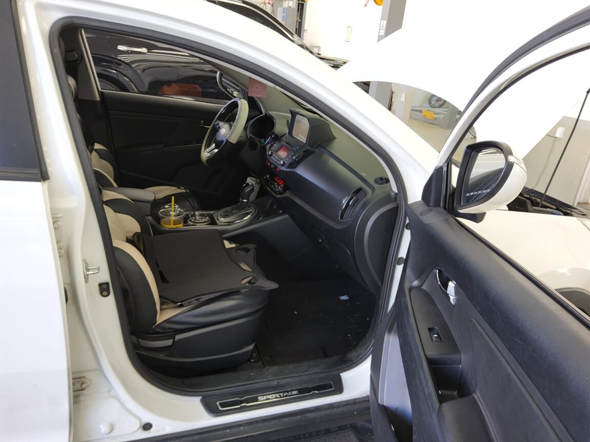 KIA SPORTAGE R DIESEL R2.0 2WD TLX PREMIUM 2011 - zdjęcie 14