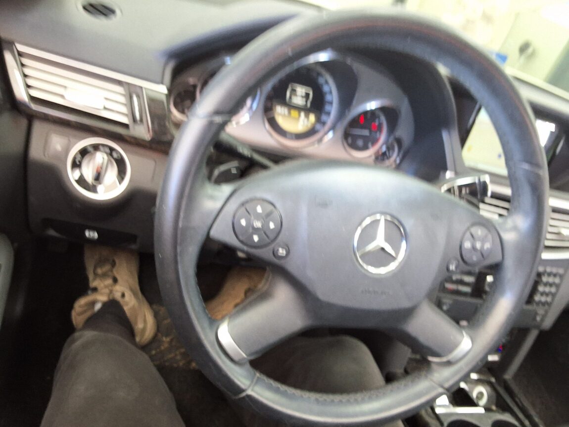 MERCEDES-BENZ E-CLASS (4TH GEN) E220 CDI AVANTGARDE 2012 - zdjęcie 23