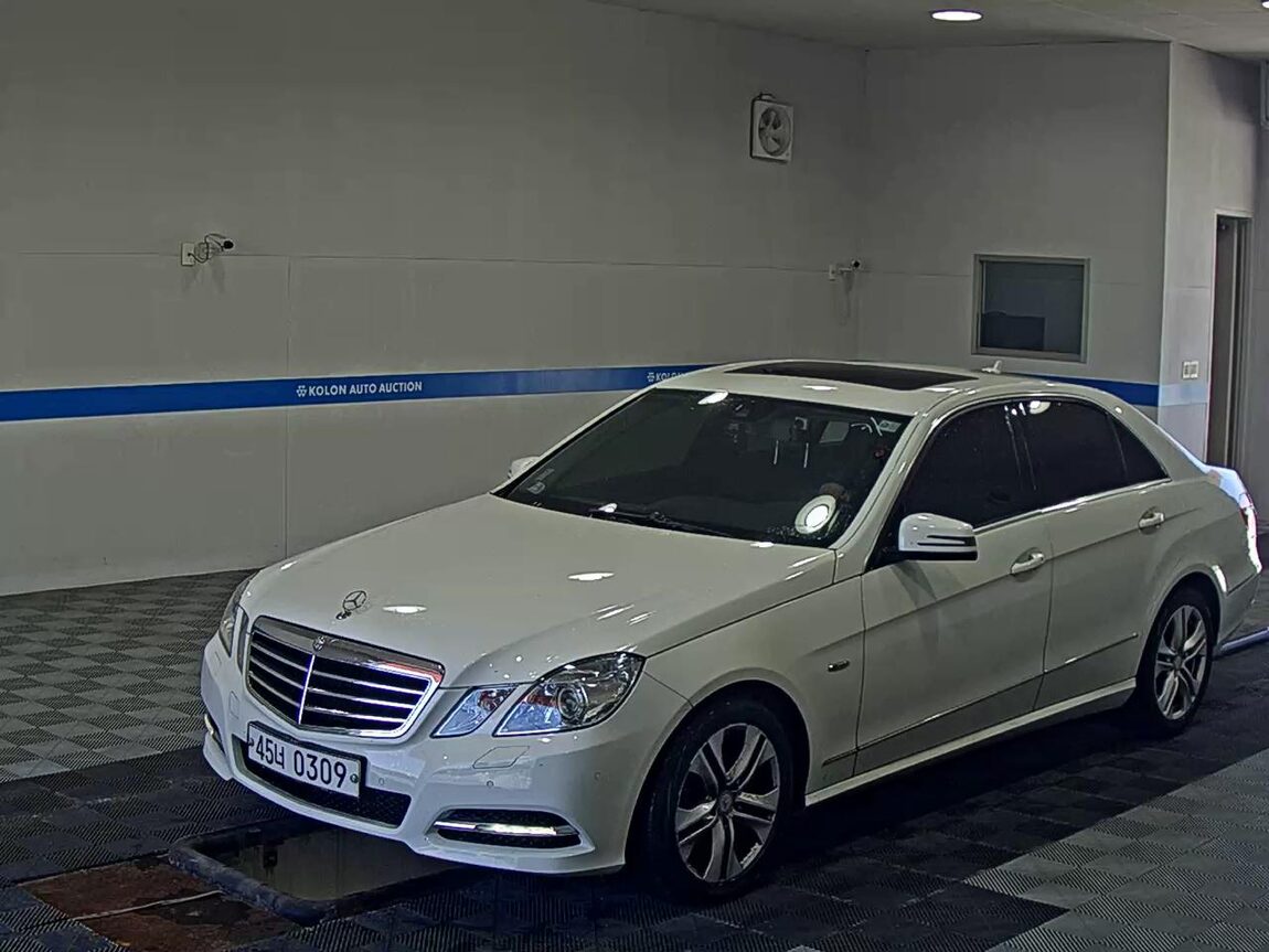 MERCEDES-BENZ E-CLASS (4TH GEN) E220 CDI AVANTGARDE 2012 - zdjęcie 2