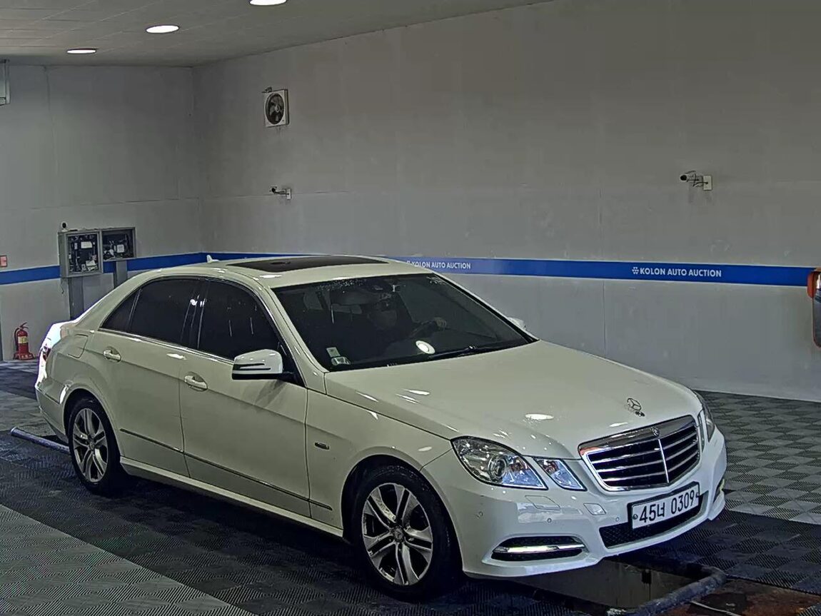 MERCEDES-BENZ E-CLASS (4TH GEN) E220 CDI AVANTGARDE 2012 - zdjęcie 3