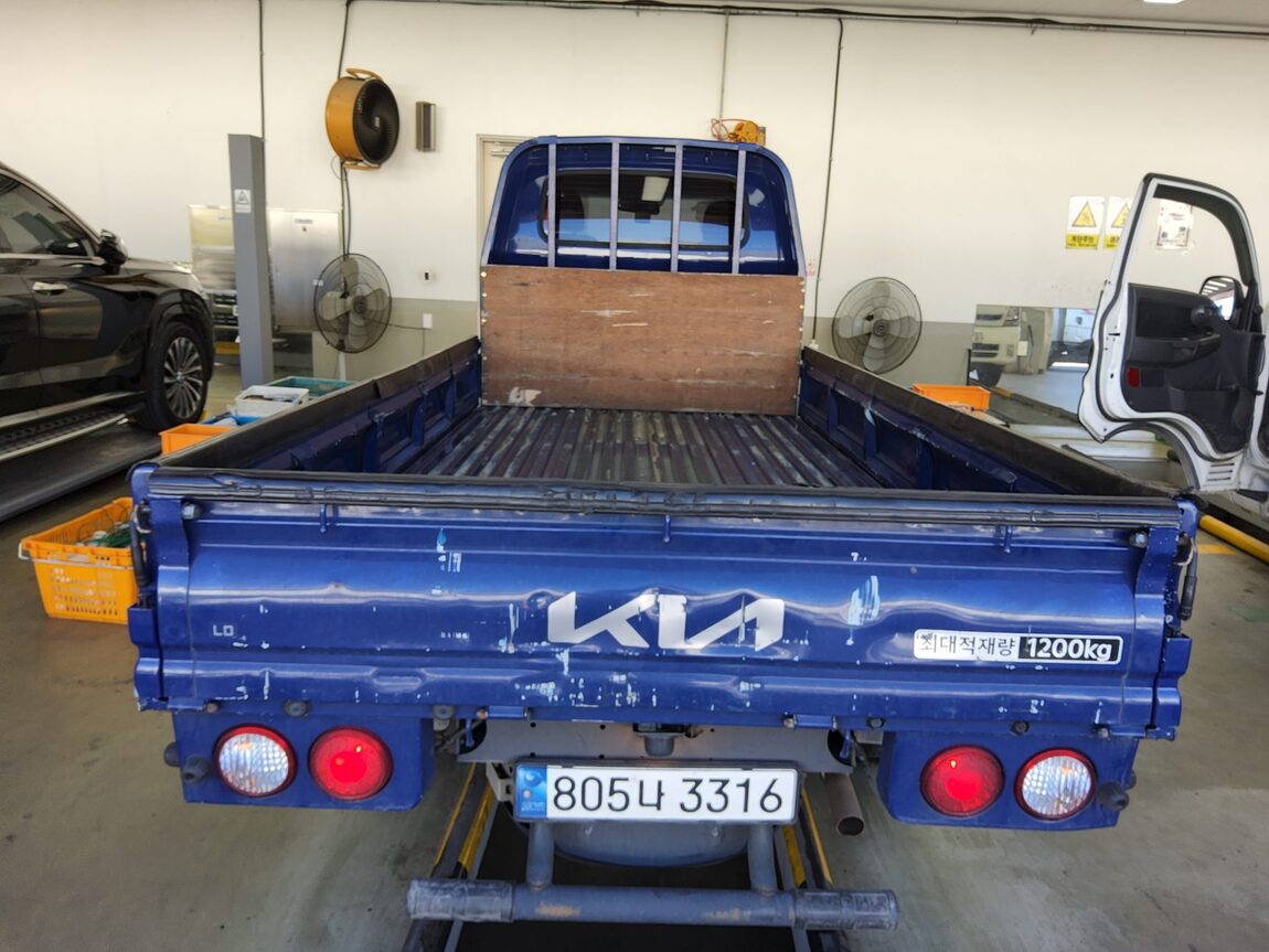 KIA THE NEW BONGO III CARGO 1.2 TON LPG STANDARD CAB EXTRA LONG WHEELBASE GLS 2025 - zdjęcie 13
