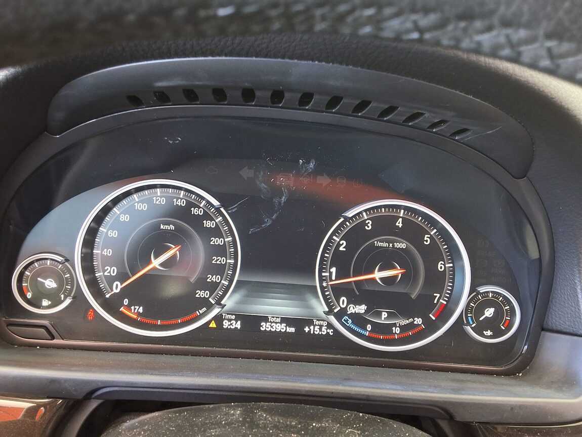 BMW 5 SERIES (6TH GEN) 528i xDRIVE 2013 - zdjęcie 10
