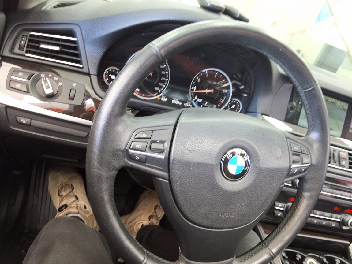 BMW 5 SERIES (6TH GEN) 528i xDRIVE 2013 - zdjęcie 23