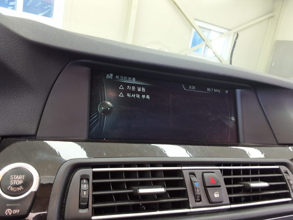 BMW 5 SERIES (6TH GEN) 528i xDRIVE 2013 - zdjęcie 27