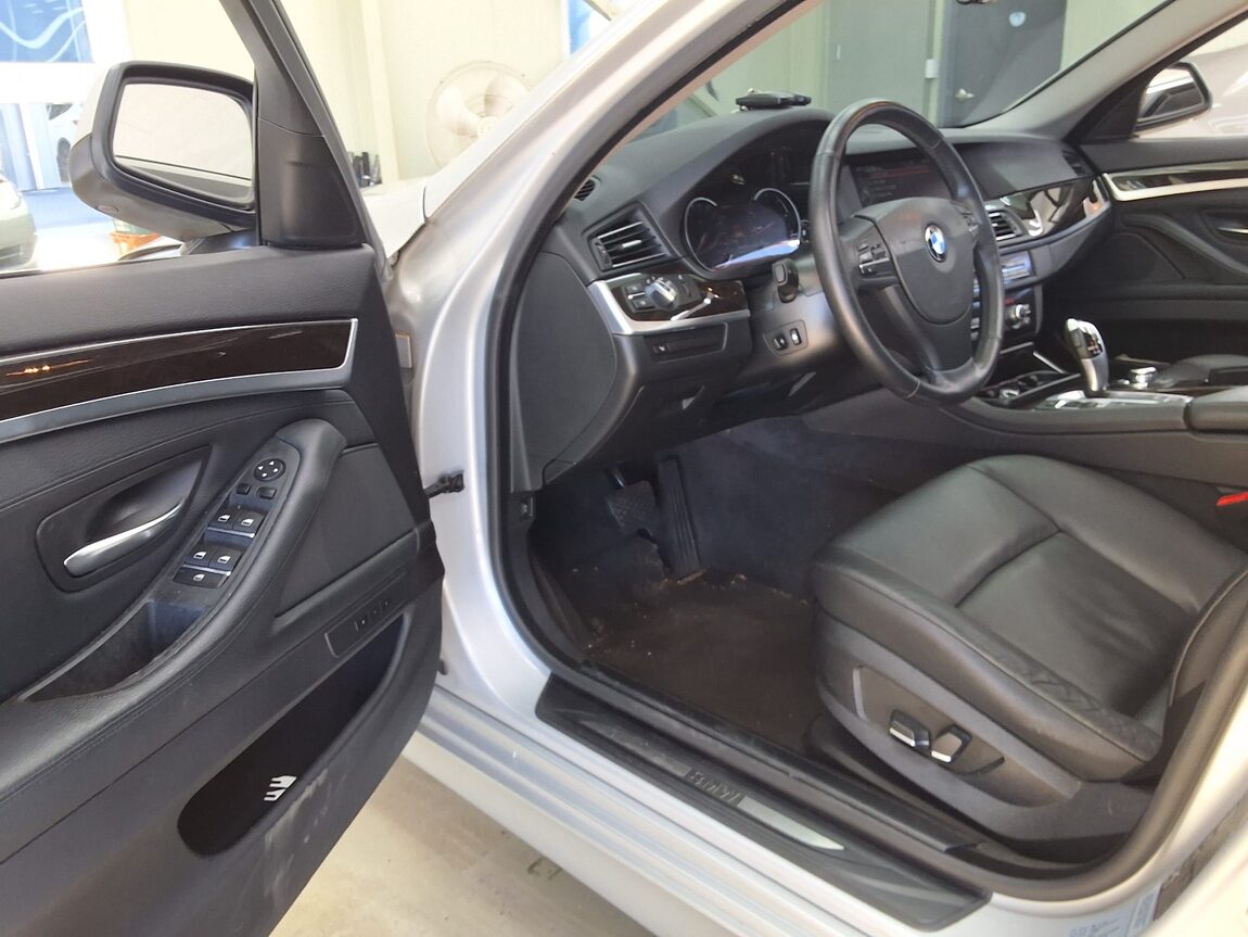 BMW 5 SERIES (6TH GEN) 528i xDRIVE 2013 - zdjęcie 11