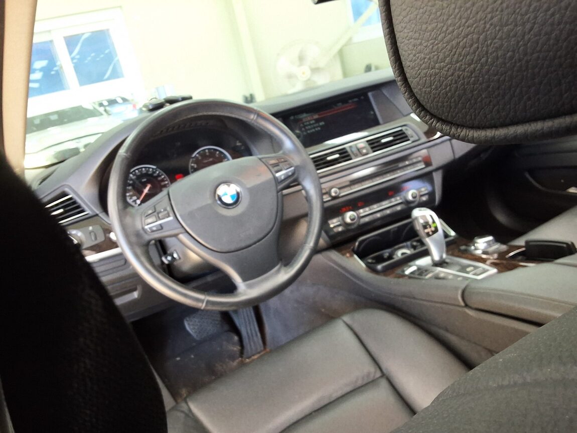 BMW 5 SERIES (6TH GEN) 528i xDRIVE 2013 - zdjęcie 12