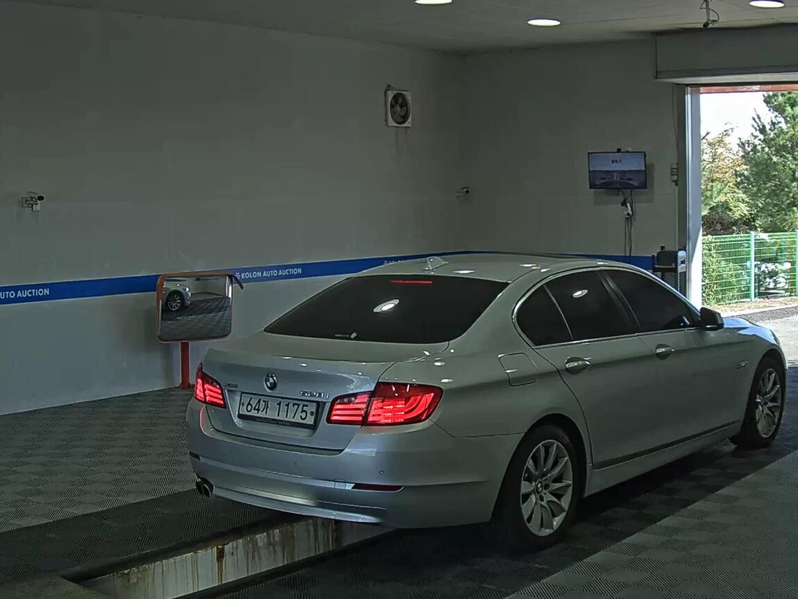 BMW 5 SERIES (6TH GEN) 528i xDRIVE 2013 - zdjęcie 5