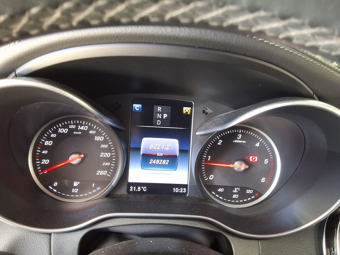 MERCEDES-BENZ GLC-CLASS GLC 220d 4MATIC PREMIUM 2016 - zdjęcie 10